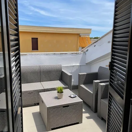 Sea View, And Bright! شقة